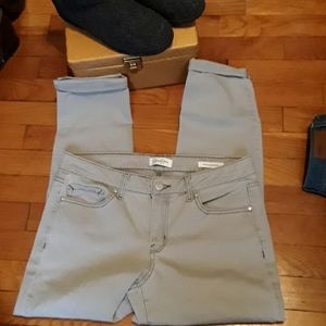 Jessica Simpson rolled crop skinny 8/29